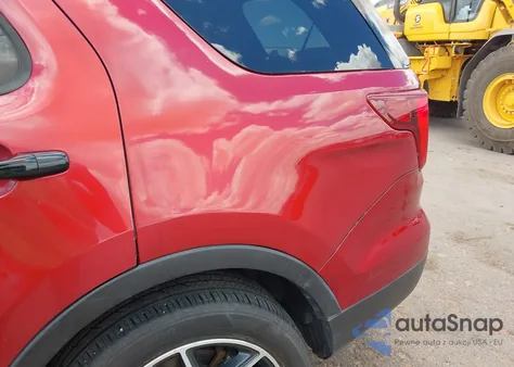 2017 Ford Explorer Sport z USA, uszkodzony, nr VIN 1FM5K8GT0HGC48651